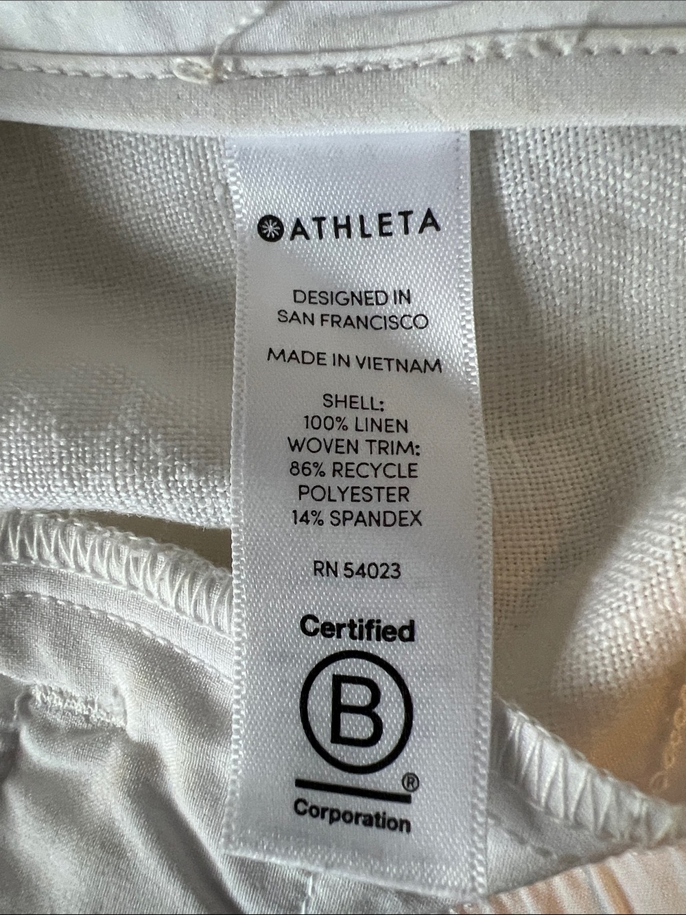 Athleta Women’s 100% Linen 4 inch shorts Beige Size 8 Sporty Lightweight Lounge - Picture 10 of 10